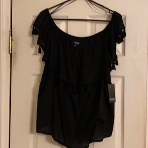 Off the shoulder shirt NWT xl